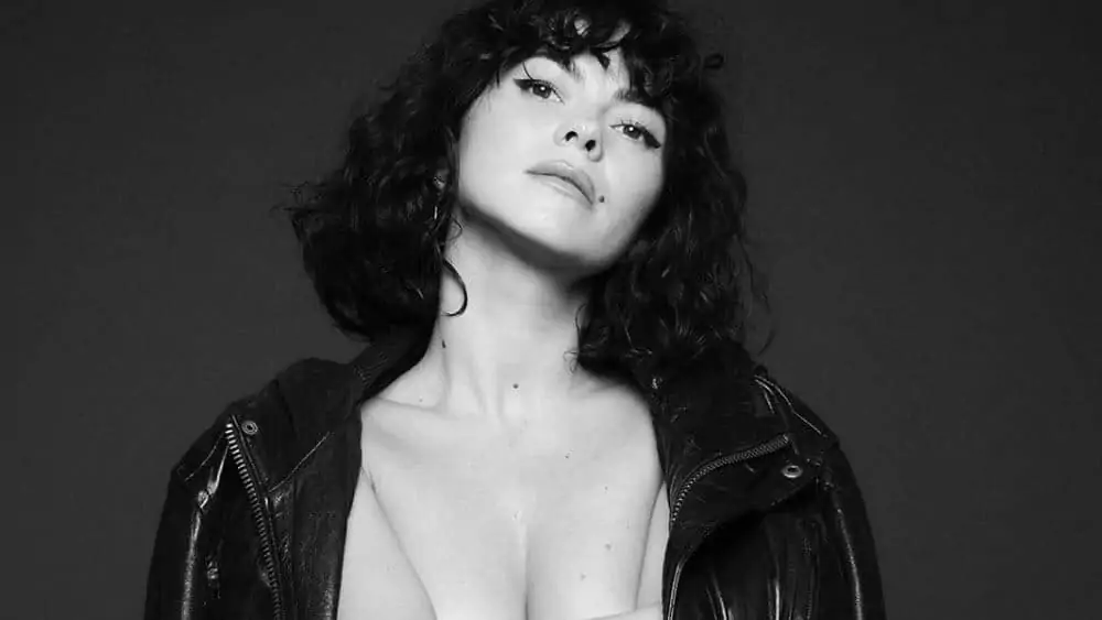 Romanian Women – Meeting, Dating, and More (LOTS of Pics) 122