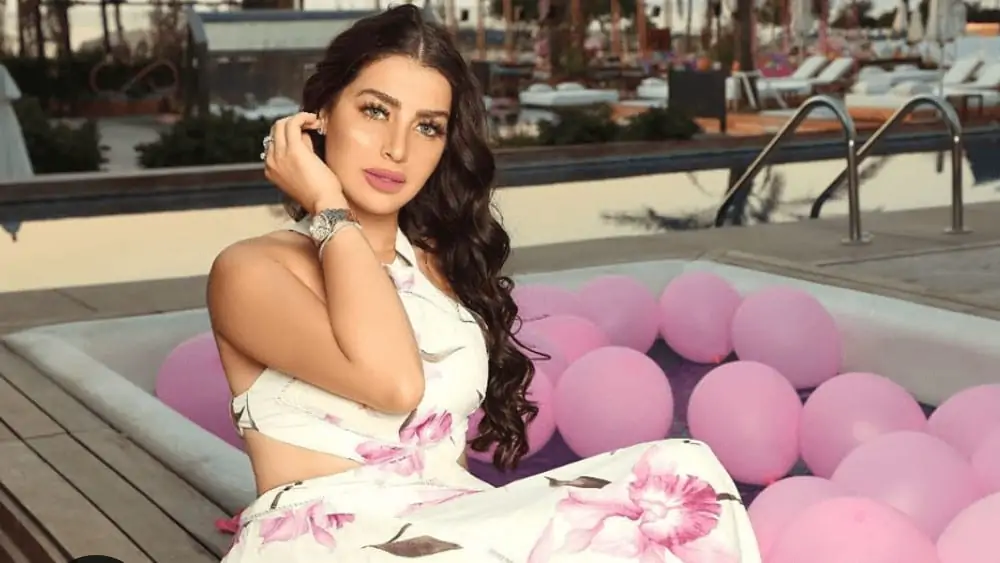 Lebanese Women – Meeting, Dating, and More (LOTS of Pics) 88