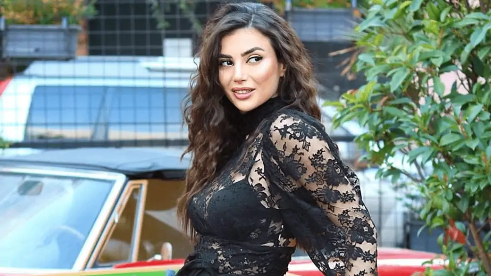 Lebanese Women – Meeting, Dating, and More (LOTS of Pics) 100