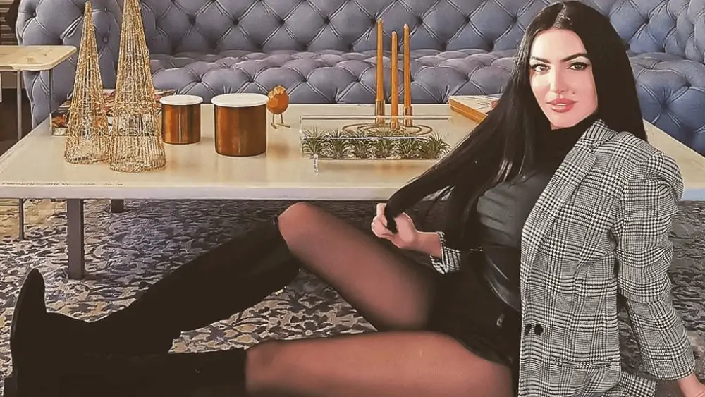 Lebanese Women – Meeting, Dating, and More (LOTS of Pics) 105