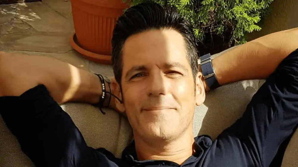 Romanian Men – Meeting, Dating, and More (LOTS of Pics) 70