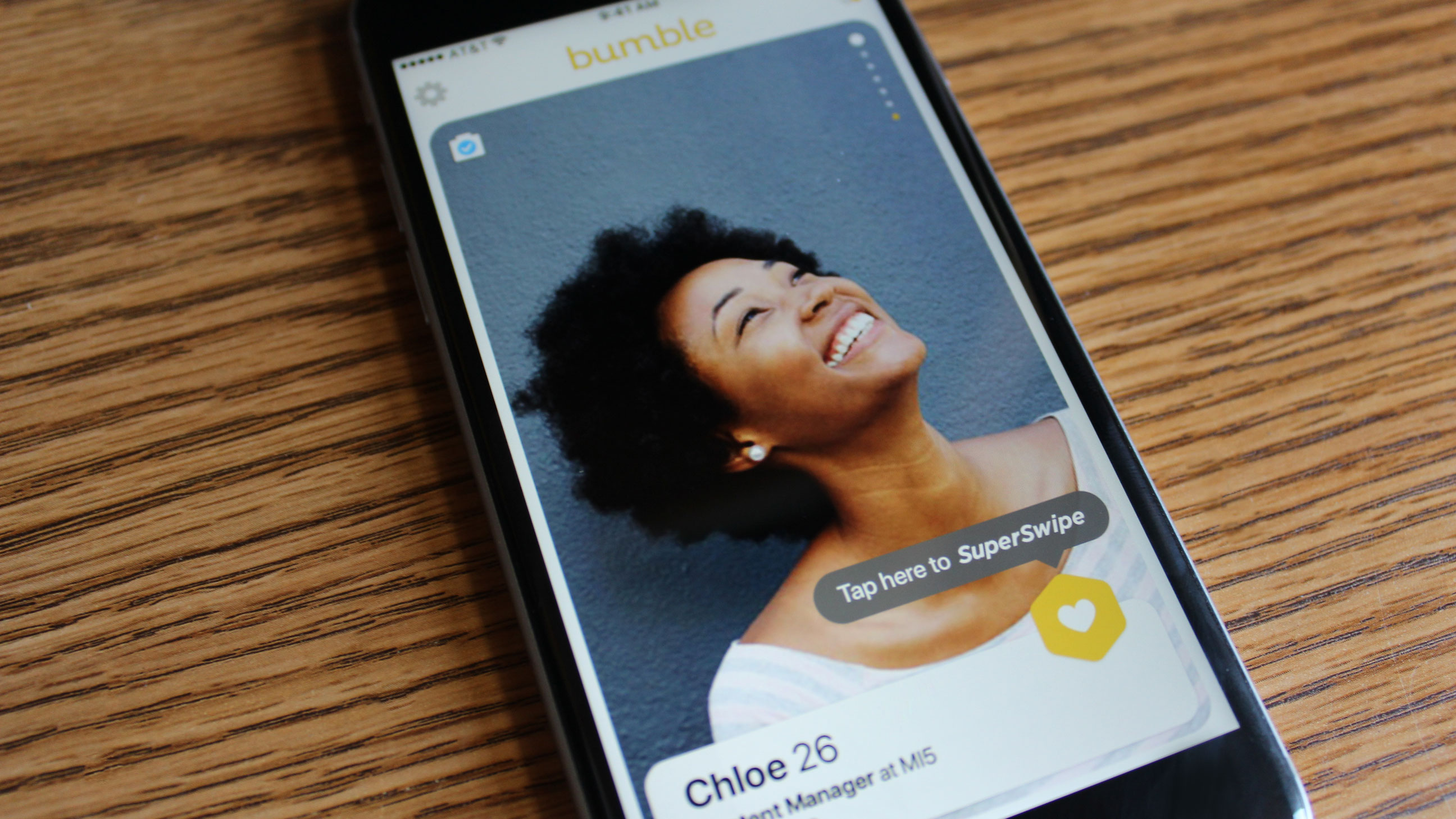 Bumble's SuperSwipe lets you show interest before someone swipes left or  right | TechCrunch